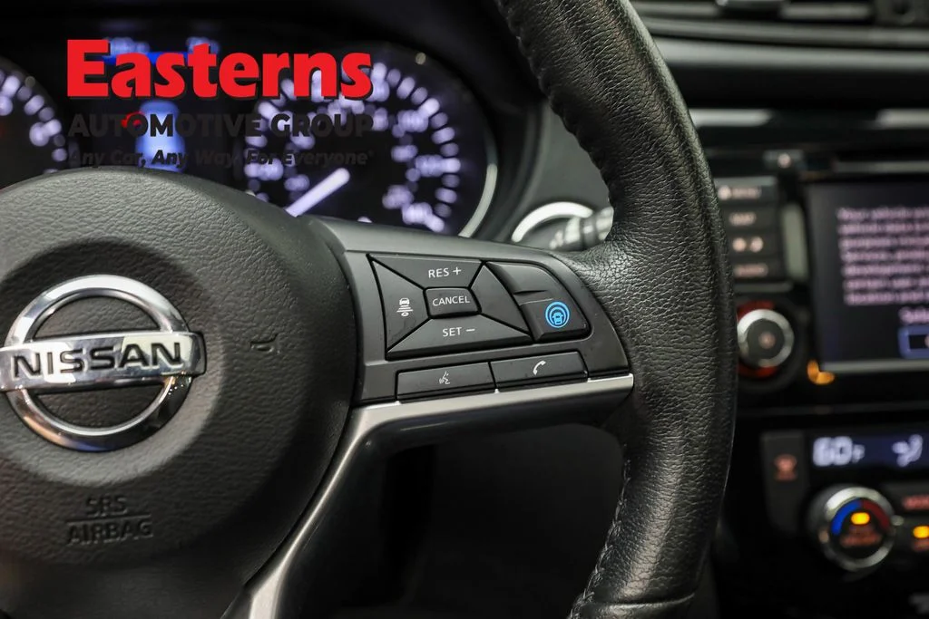 Used 2020 Black Nissan SL image 16
