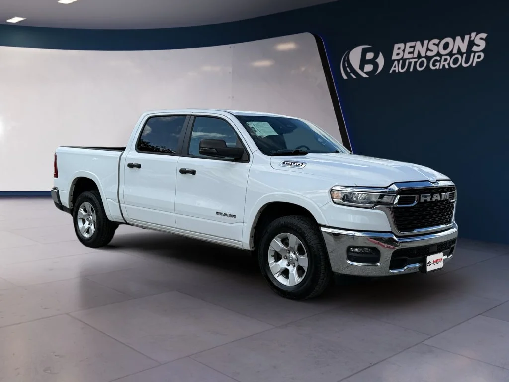 Used 2025 White Ram Big Horn/Lone Star image 7