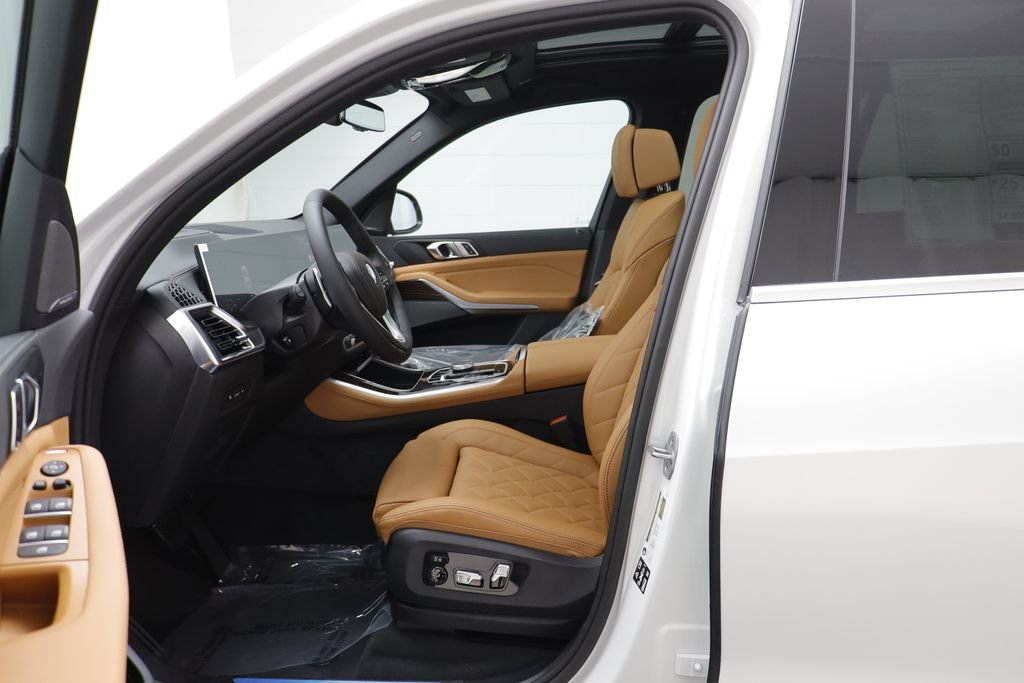 New 2026 Mineral White Metallic BMW xDrive40i image 6