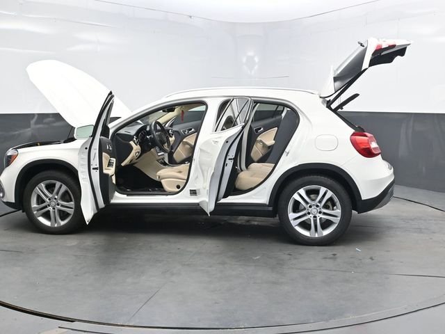 Used 2019 White Mercedes-Benz GLA 250 image 45