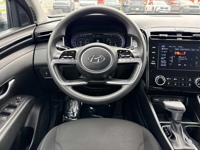 Used 2023 Silver Hyundai SEL image 16