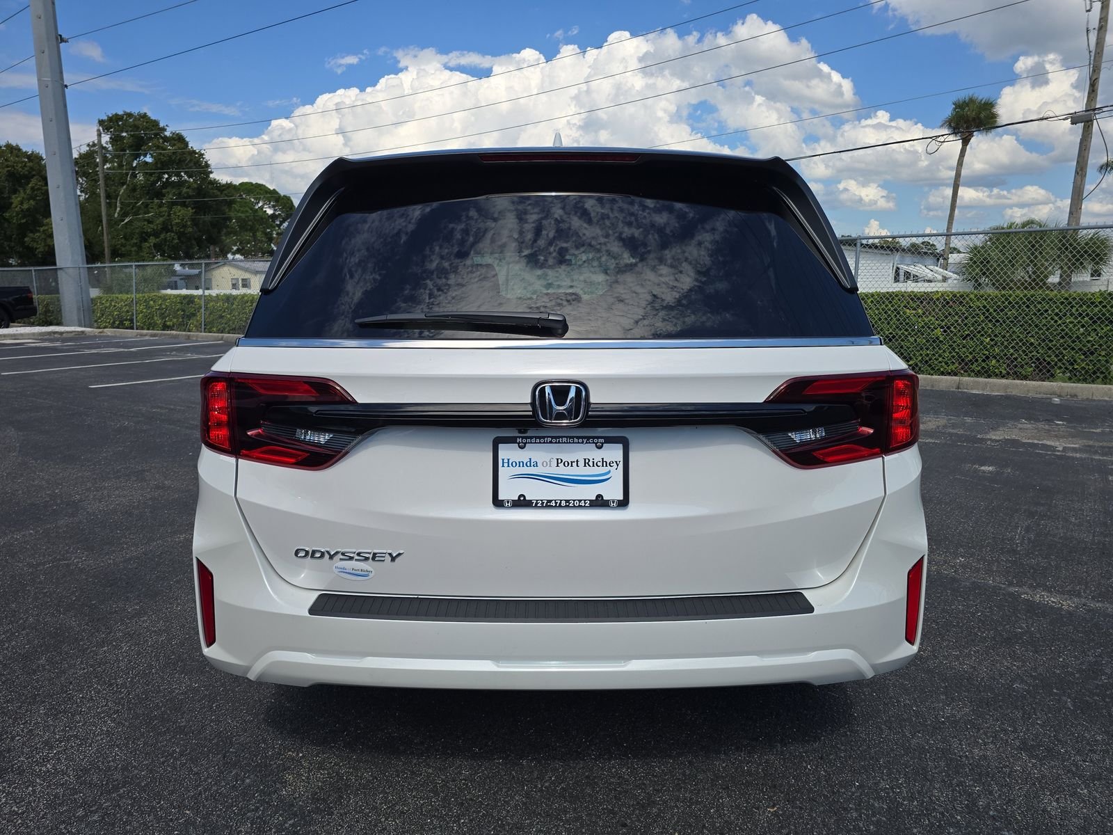 New 2026 Platinum White Pearl Honda EX-L image 5