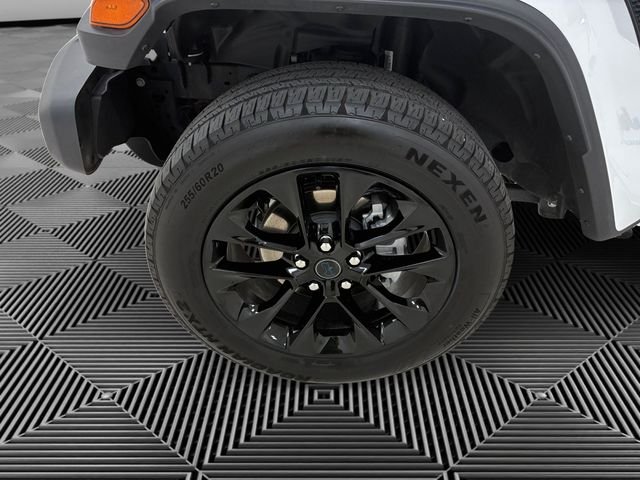 Used 2025 White Jeep Sahara 4xe image 9