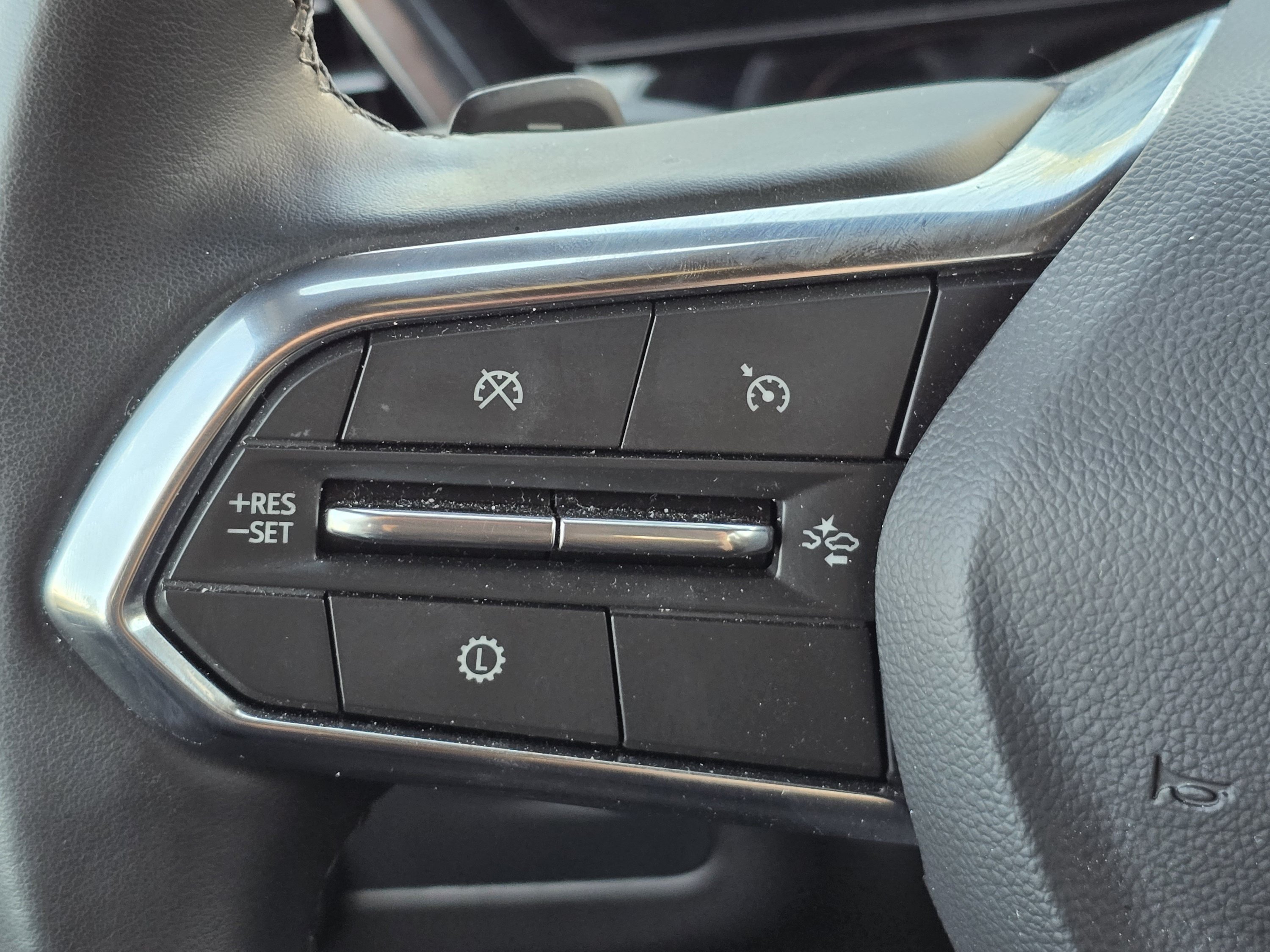 Used 2025 Sterling Gray Metallic Chevrolet Z71 image 18