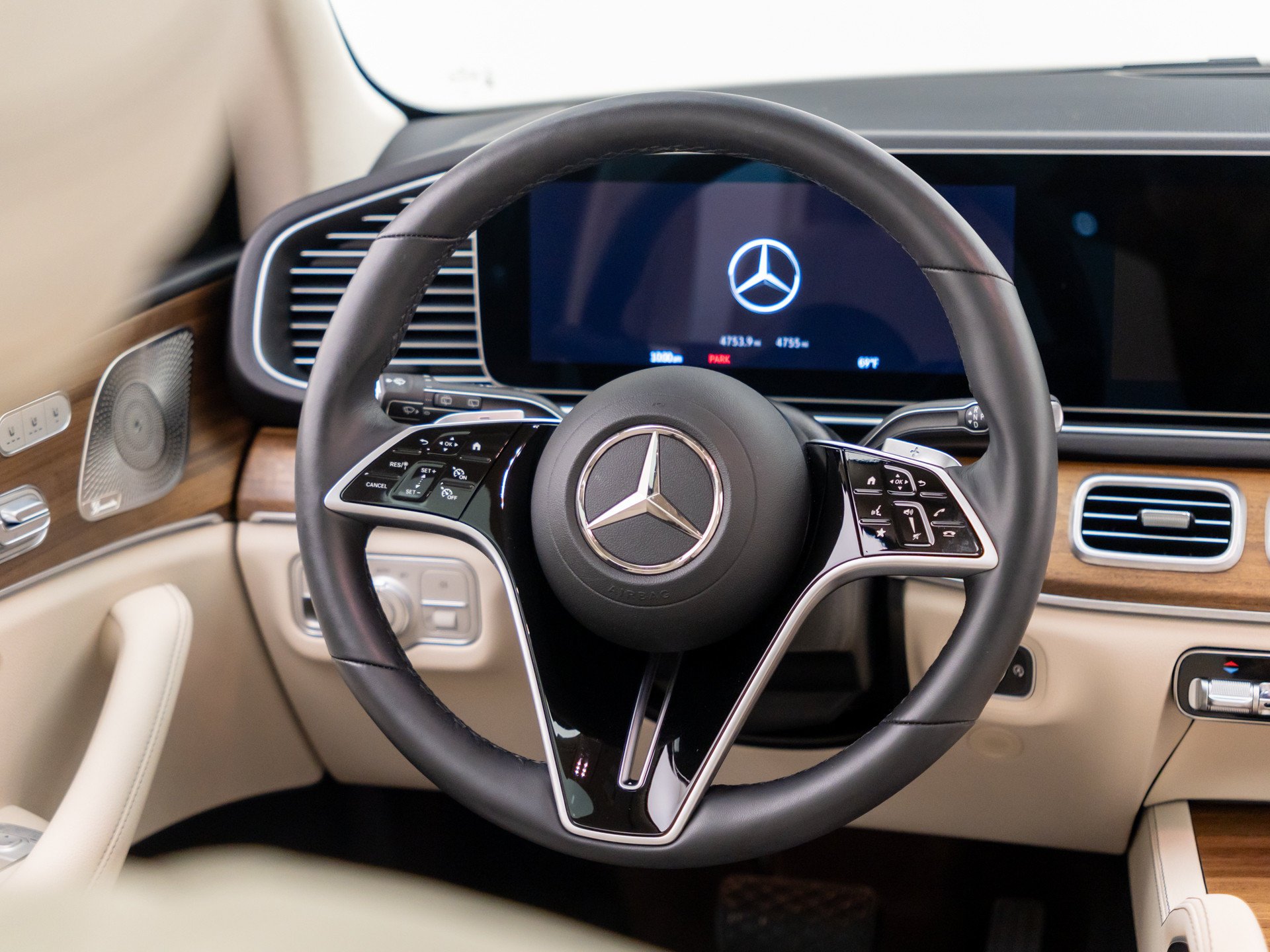 Used 2025  Mercedes-Benz GLE 350 image 11