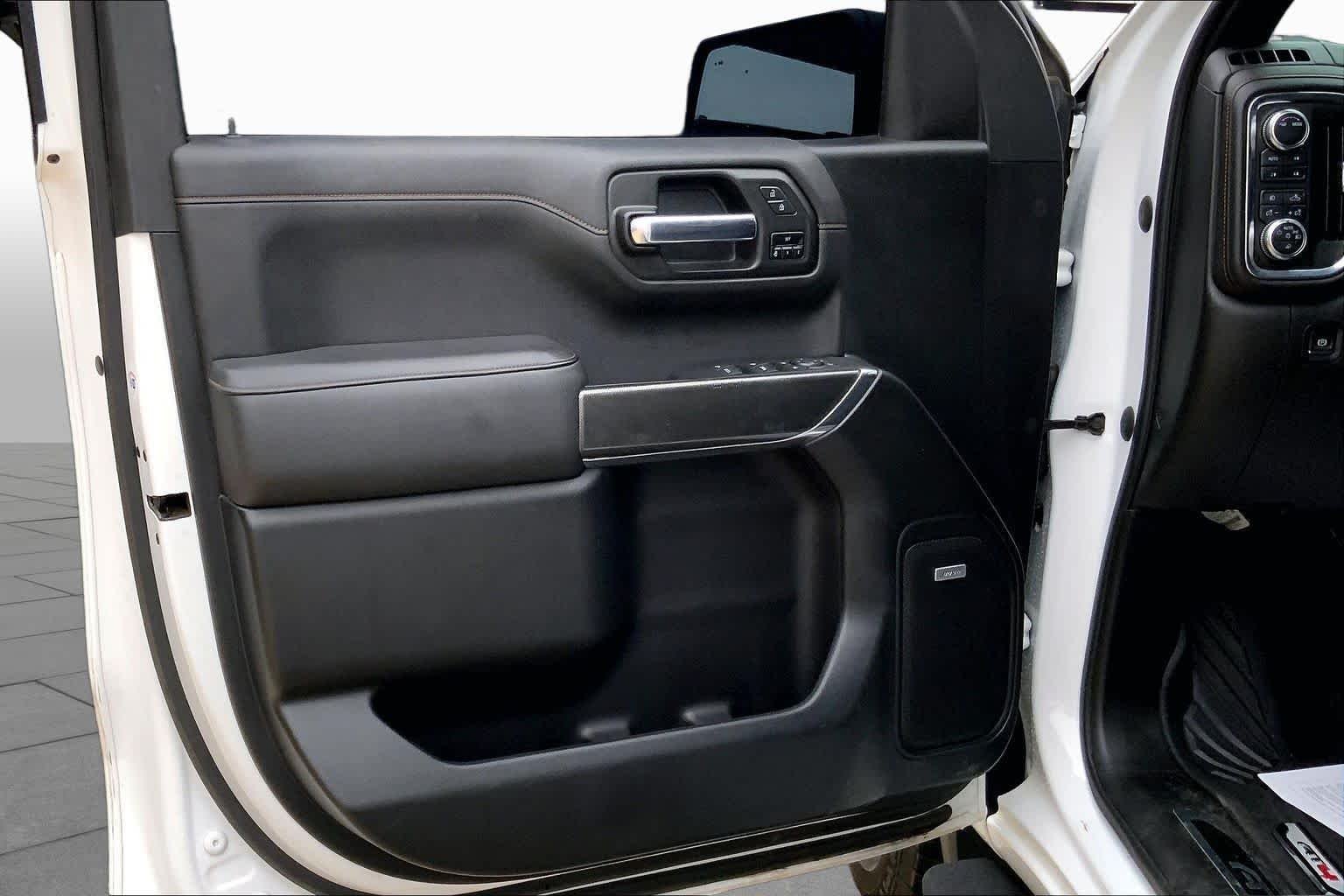 Used 2021 Summit White GMC AT4 image 41