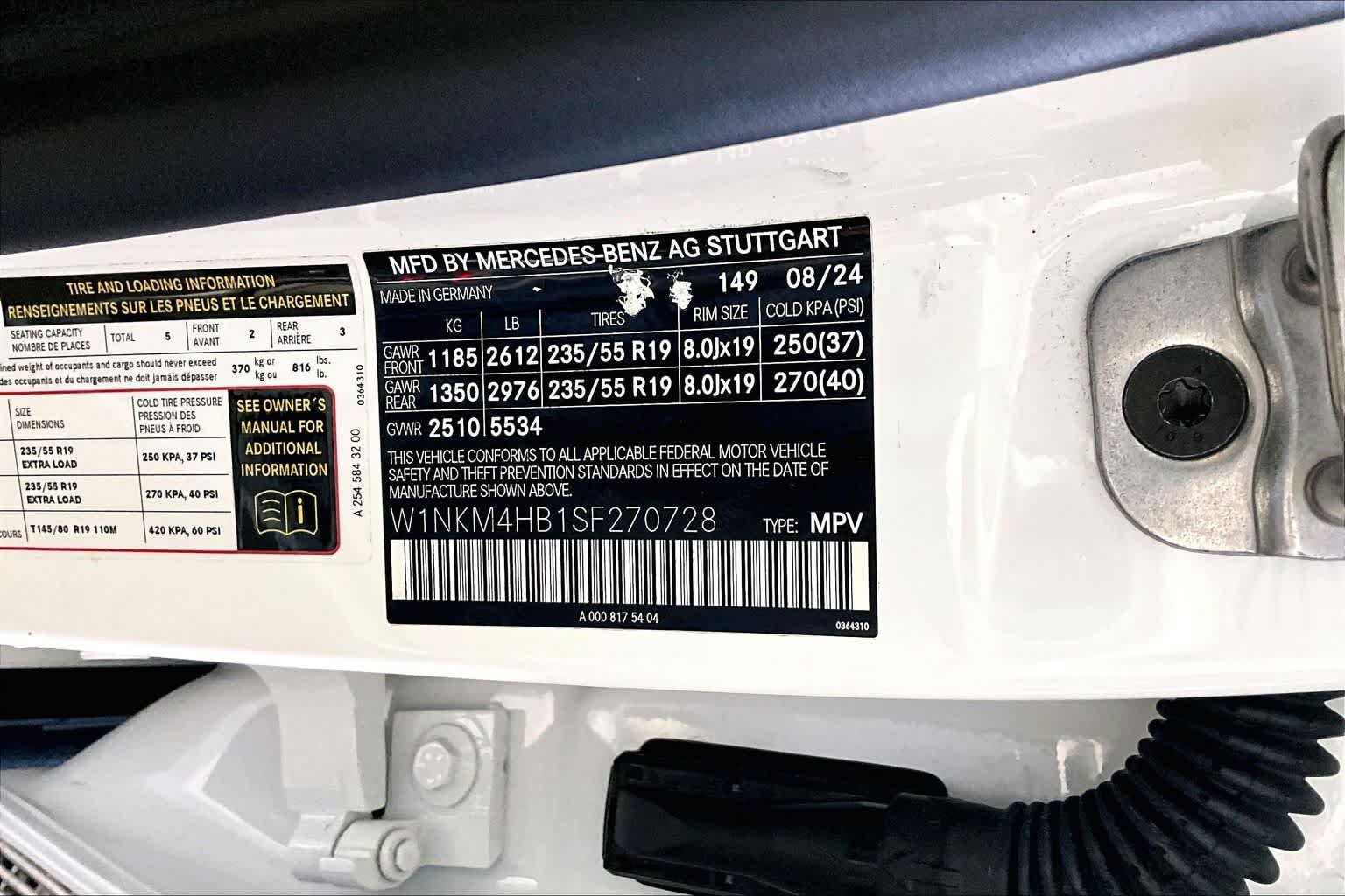 Certified Used 2025 Polar White Mercedes-Benz GLC 300 image 34