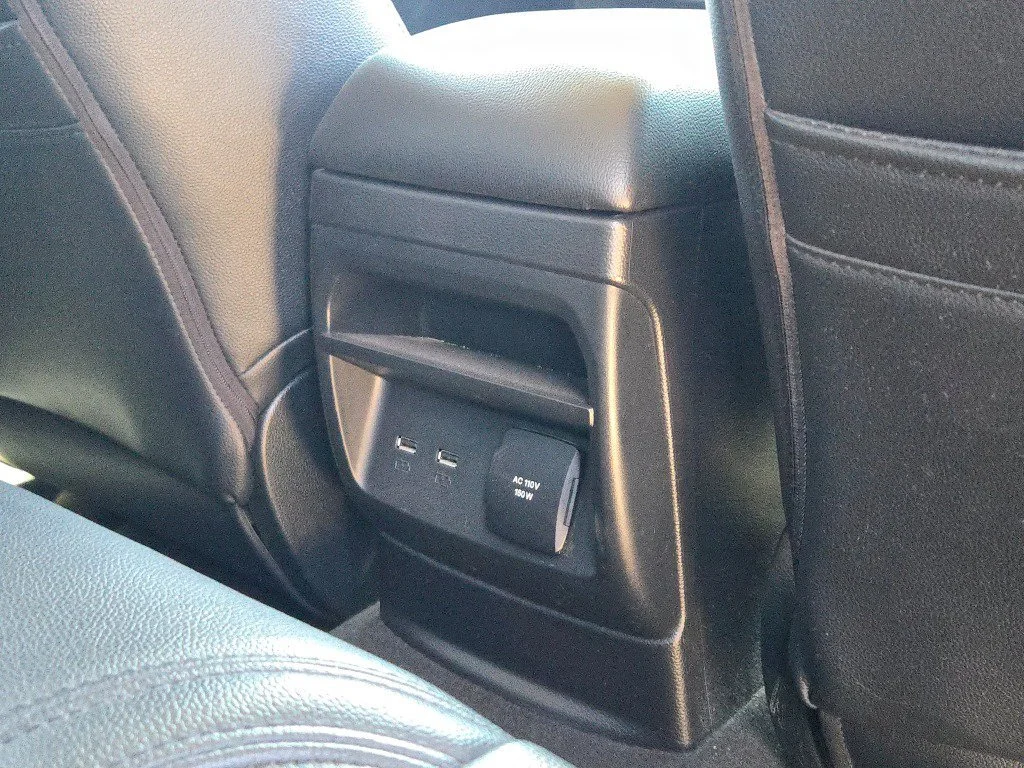 Used 2021 Black Ford XLT image 10