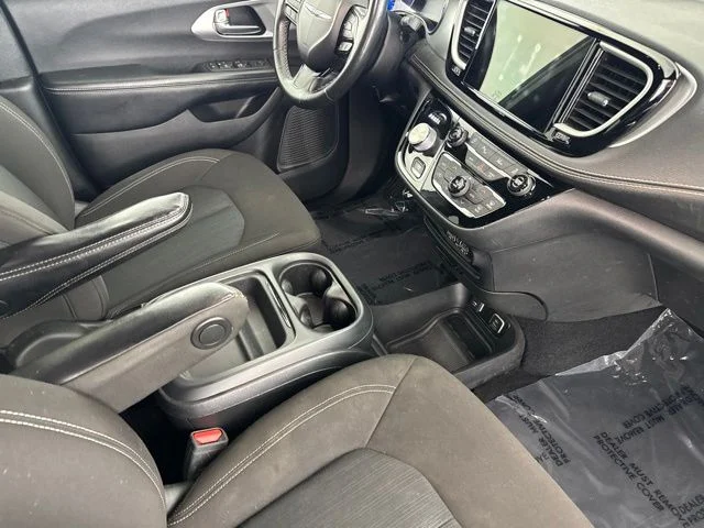 Used 2021 White Chrysler Touring image 19