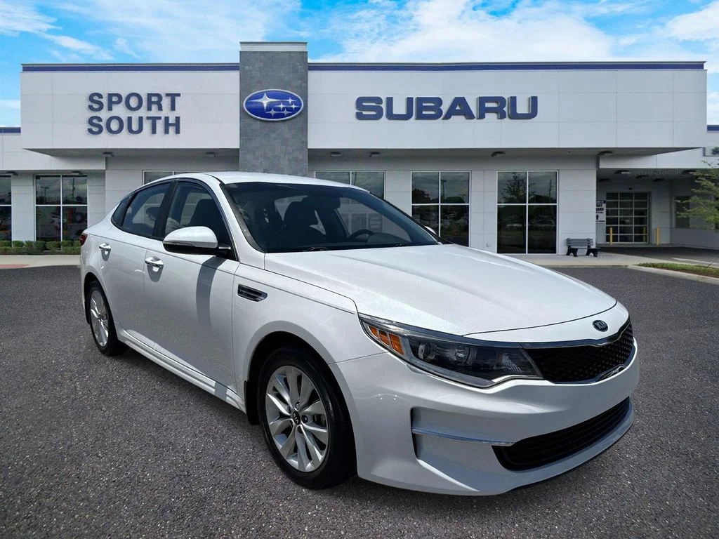 Used 2018 White Kia LX image 1