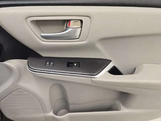 Used 2015 Predawn Gray Mica Toyota SE image 11