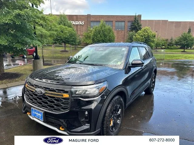 New 2026 Agate Black Metallic Ford Tremor® image 25