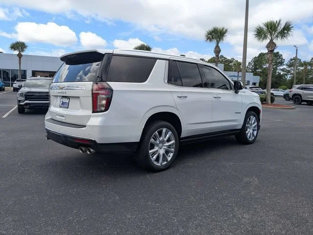 Used 2023 Iridescent Pearl Tricoat Chevrolet High Country image 3