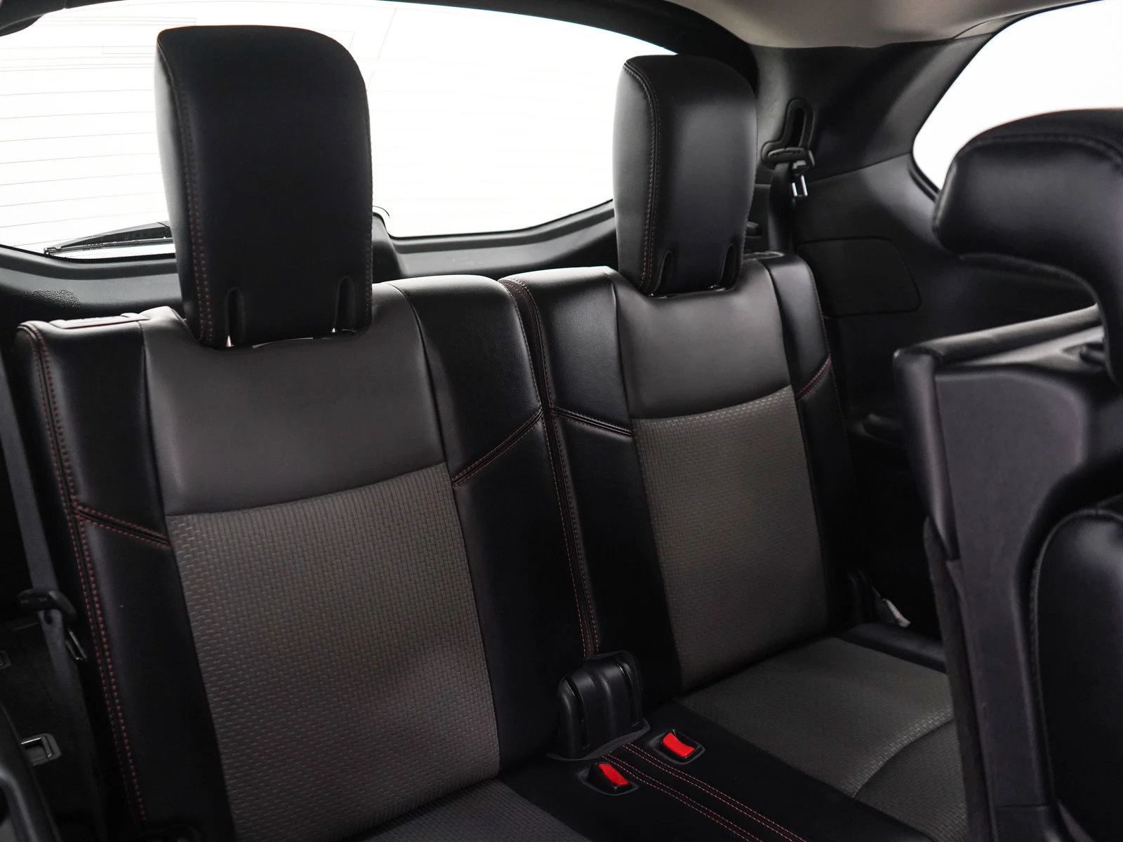 Used 2020 Magnetic Black Pearl Nissan SV image 13