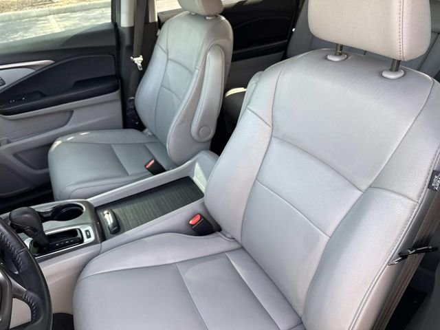 Used 2017 Modern Steel Metallic Honda EX-L image 21