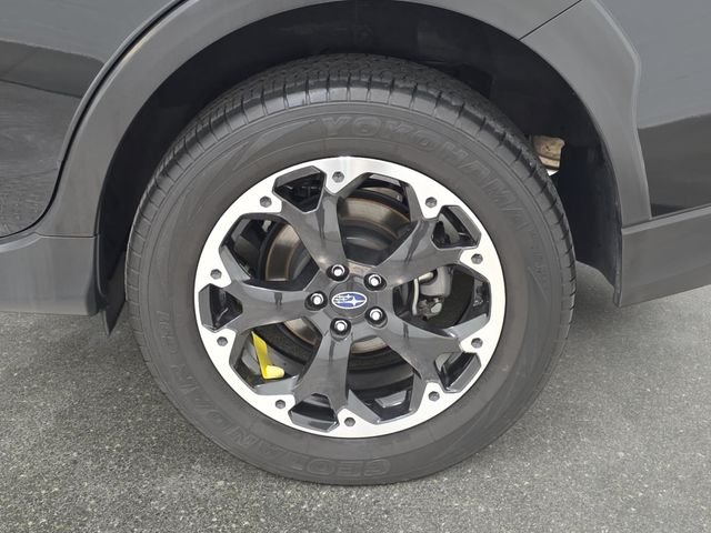 Used 2022 Crystal Black Silica Subaru Premium image 30