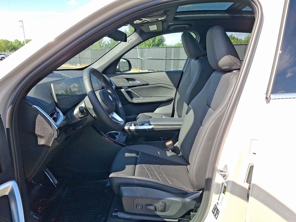 New 2027 Dune Grey Metallic BMW xDrive28i image 6