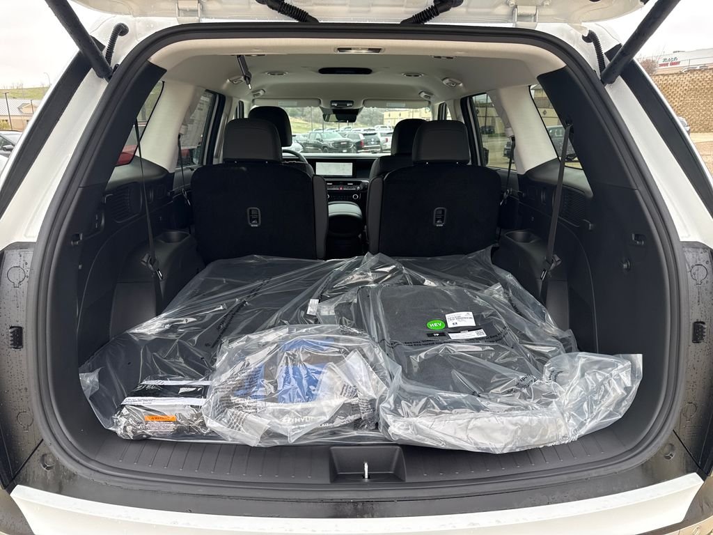 New 2026 White Hyundai SEL image 23