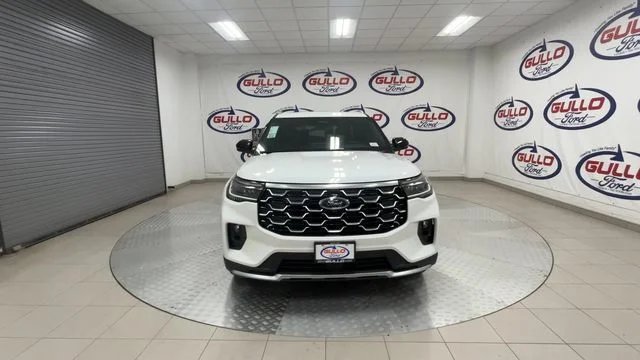 New 2026 Star White Metallic Tri-Coat Ford Platinum image 4