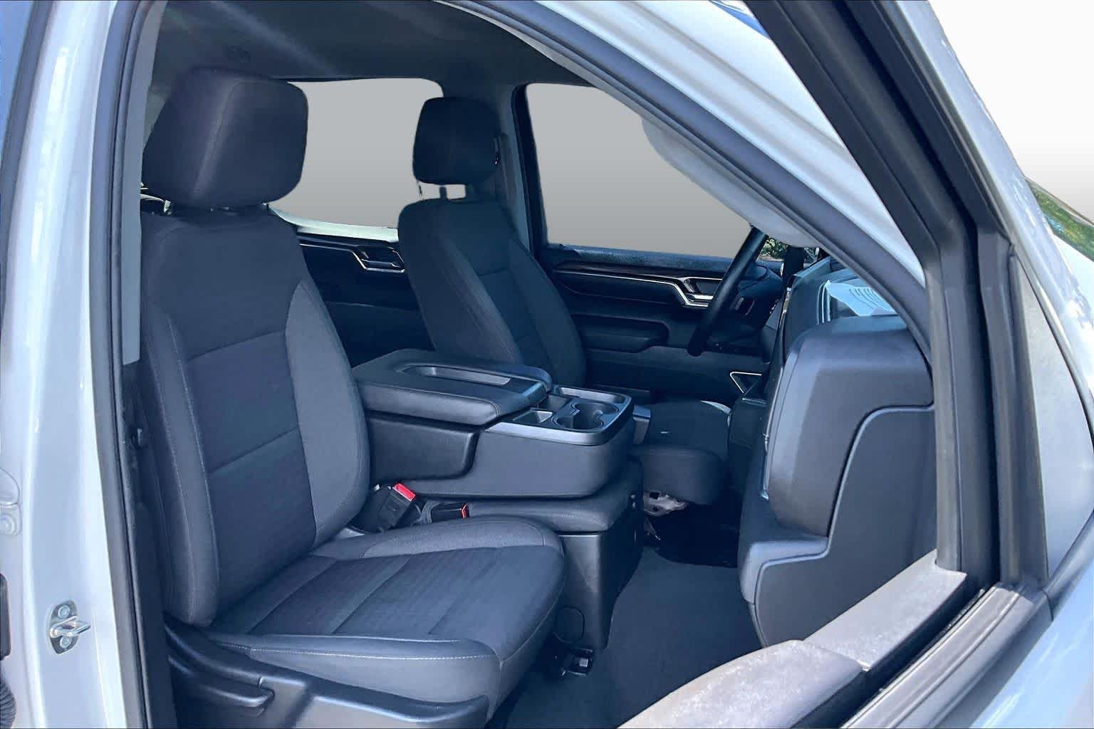 Used 2023 Summit White Chevrolet LT image 9