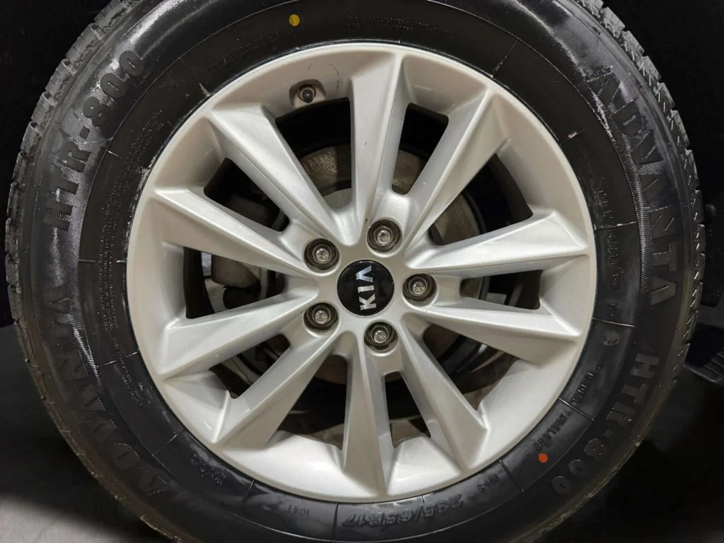Used 2019 Titanium Silver Kia LX image 31