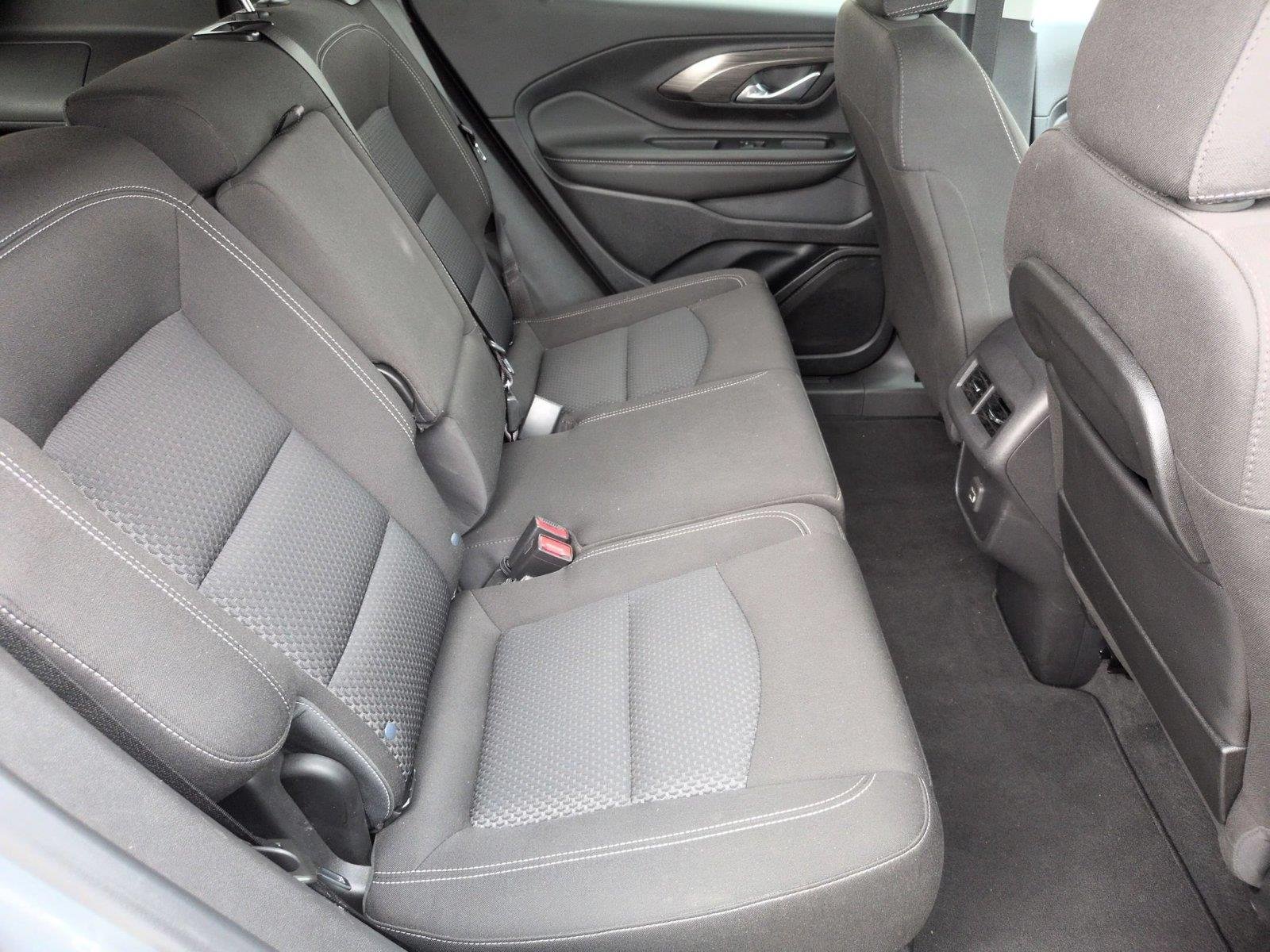 Used 2024 Sterling Metallic GMC SLE image 34