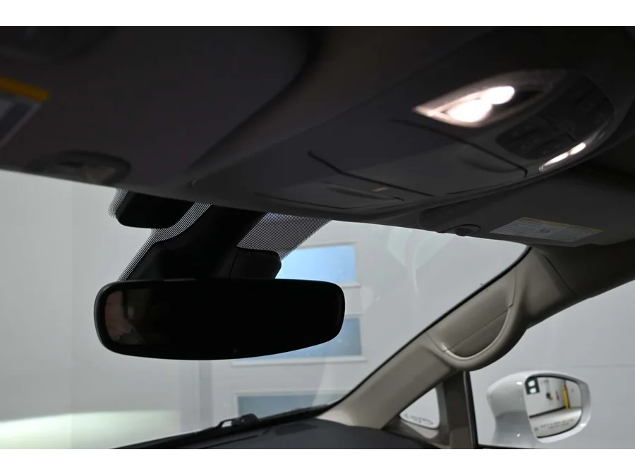 Used 2022 WHITE Chrysler Touring L Mobility Handicap Van image 31