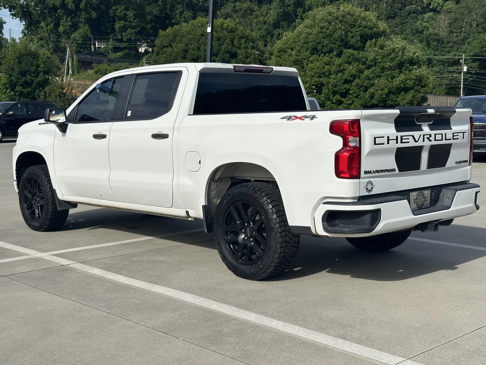 Used 2022 Summit White Chevrolet Custom image 5