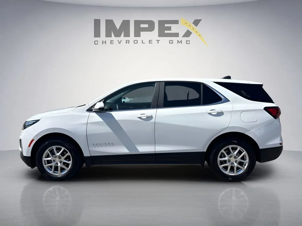 Used 2024 Summit White Chevrolet LT image 2