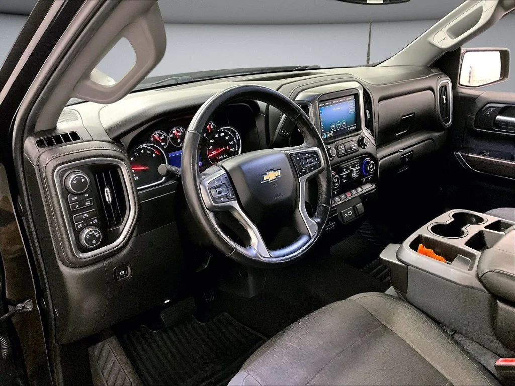 Used 2019 Black Chevrolet LT image 18