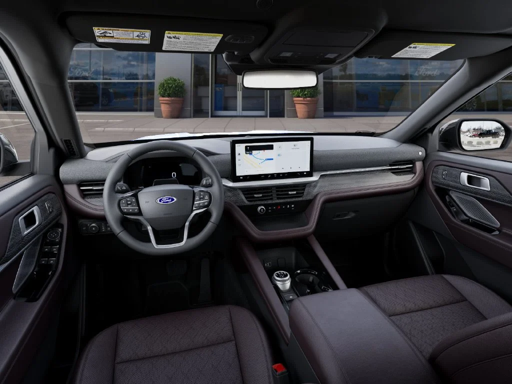 New 2027 Star White Metallic Tri-Coat Ford Platinum™ image 10