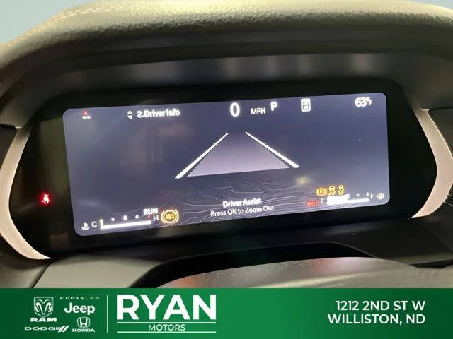 New 2026 Diamond Black Crystal Pearl-Coat Exterior Paint Jeep Laredo image 12
