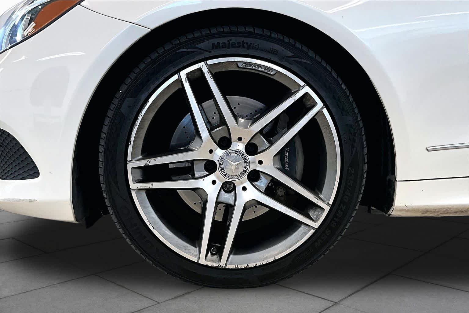 Used 2016 designo Diamond White Metallic Mercedes-Benz E 400 image 9