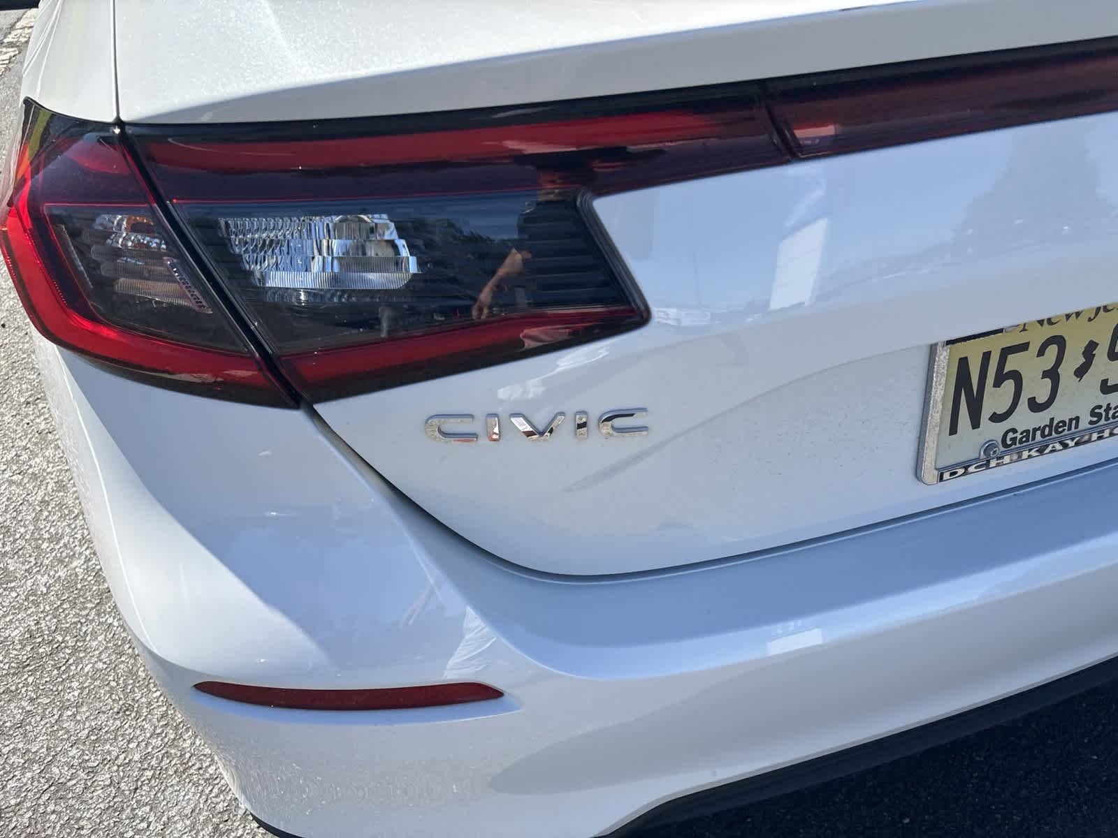 Used 2023 Platinum White Pearl Honda LX image 4
