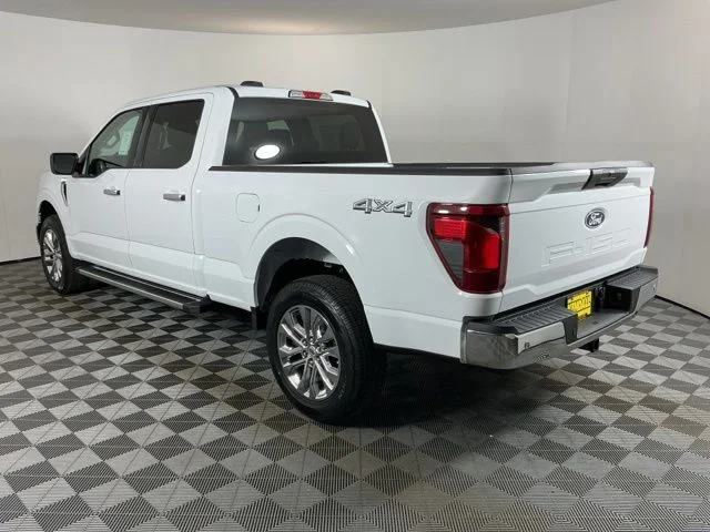 New 2026 Oxford White Ford XLT image 5