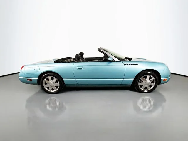 Used 2002 Blue Ford Base image 8