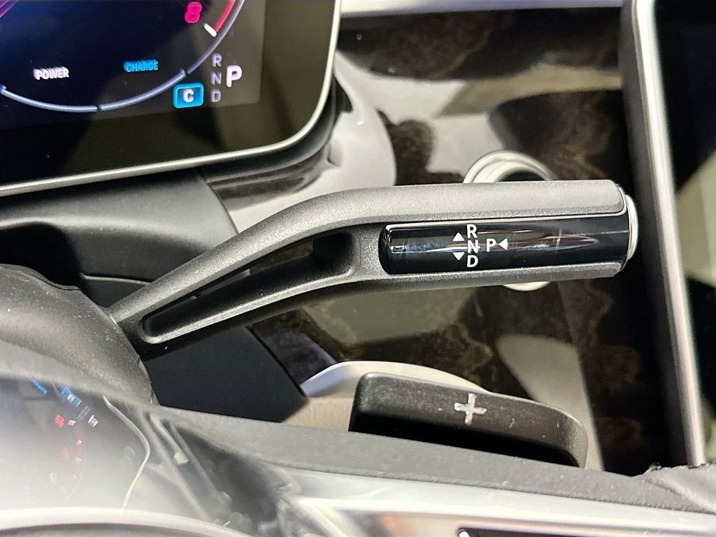New 2026 MANUFAKTUR Alpine Grey Mercedes-Benz C 300 image 17