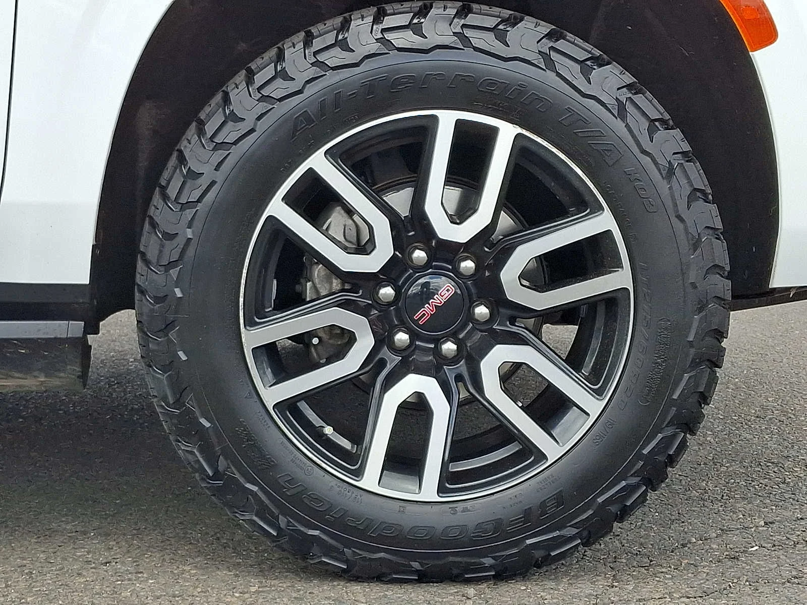 Used 2023 Summit White GMC AT4 image 8