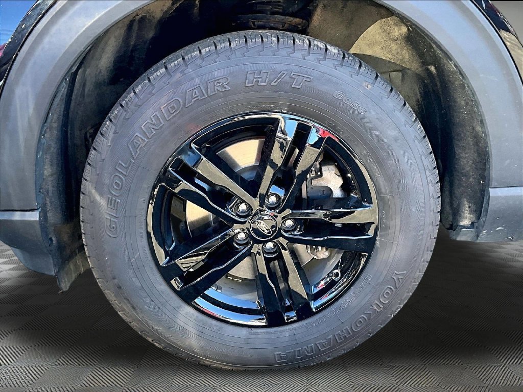 Used 2021 Black Metallic Ford XLT image 7