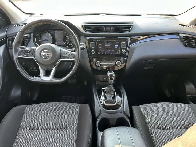 Used 2021 Magnetic Black Pearl Nissan SV image 13