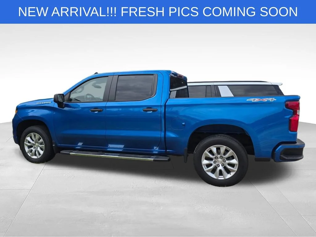 Used 2024 Glacier Blue Metallic Chevrolet Custom image 4