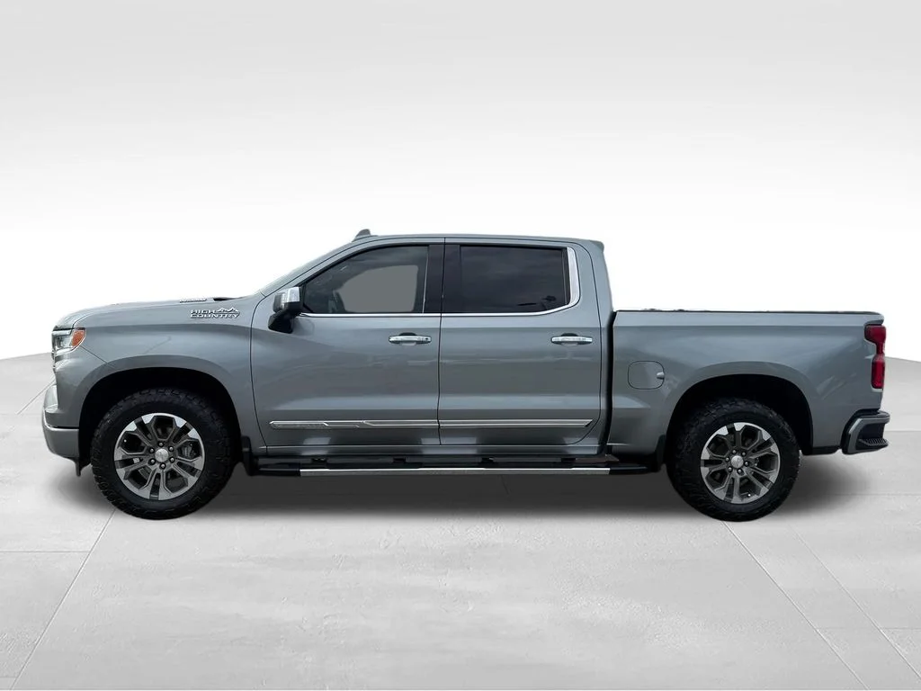 Used 2023 Gray Chevrolet High Country image 2