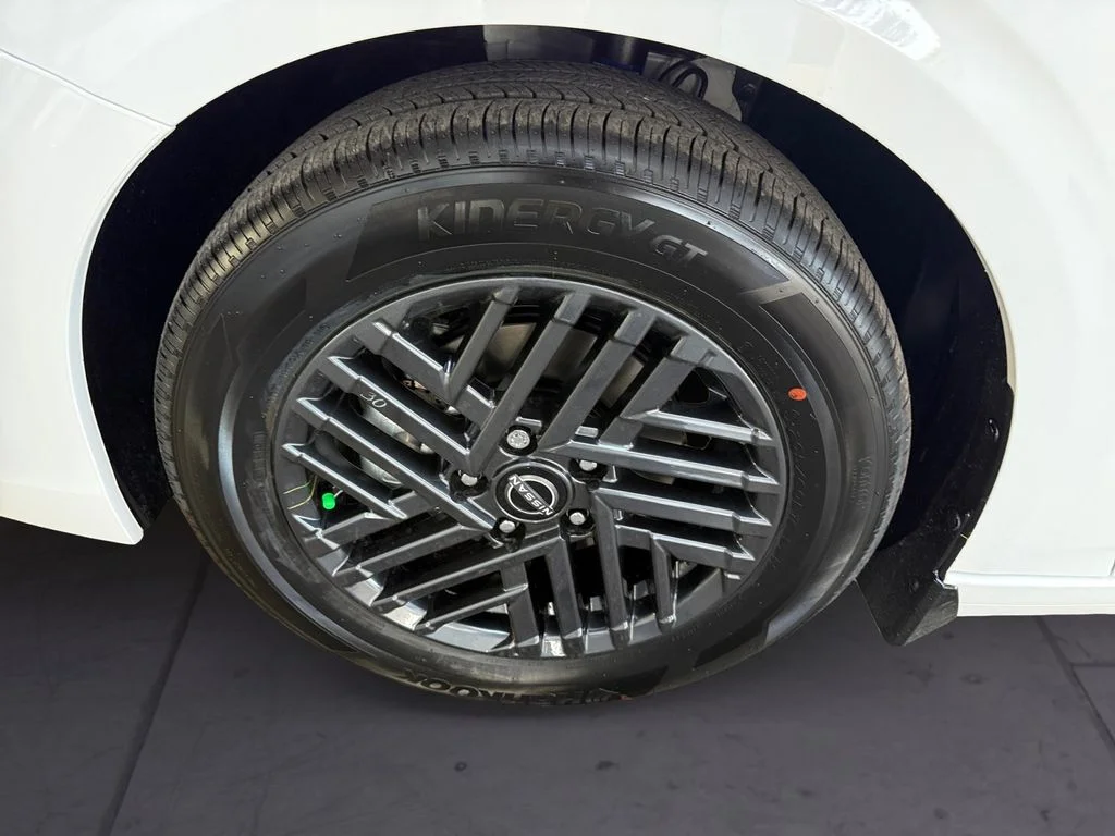 New 2027 White Nissan SV image 9