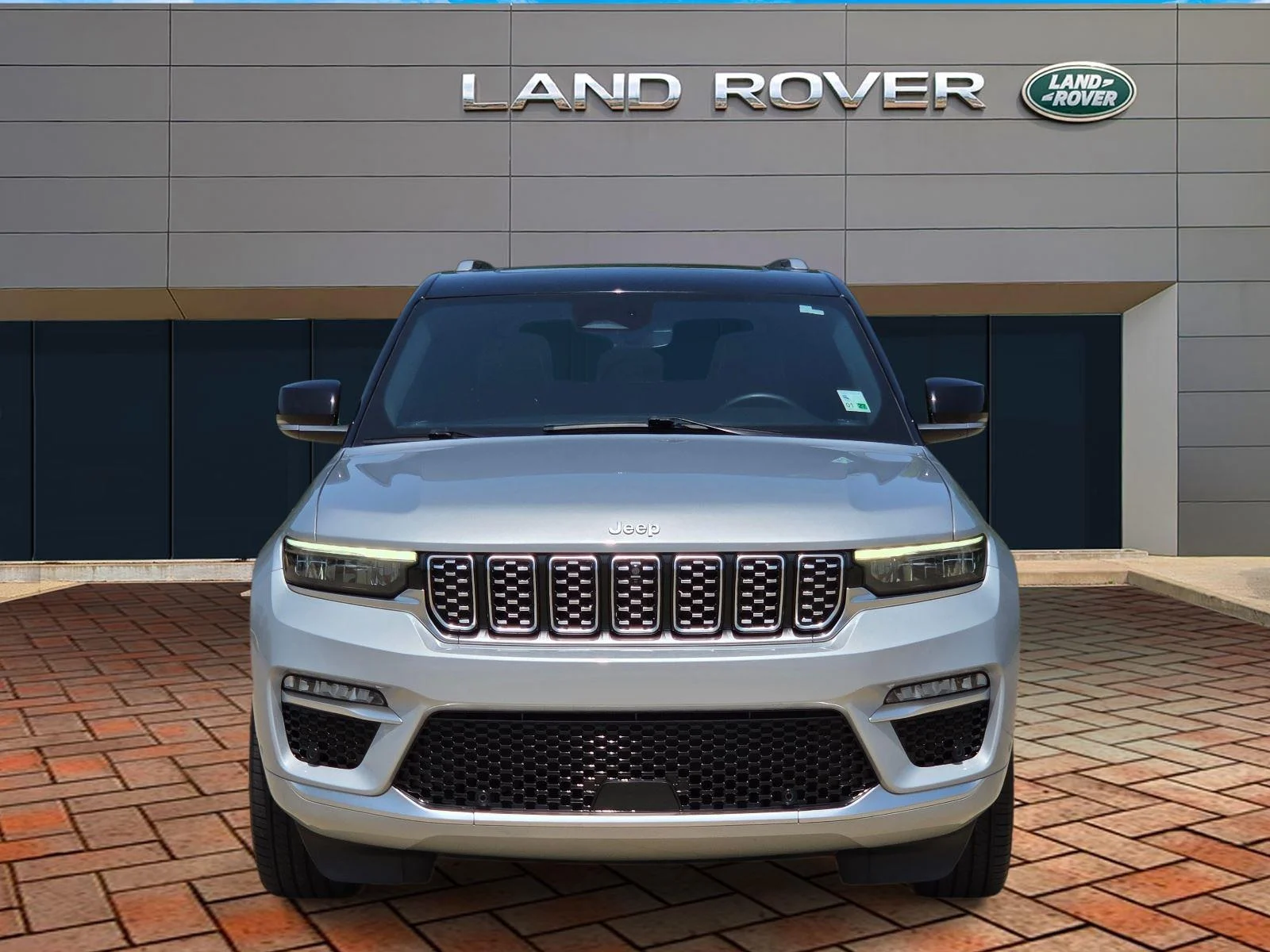 Used 2022 Silver Zynith Jeep Summit Reserve image 2