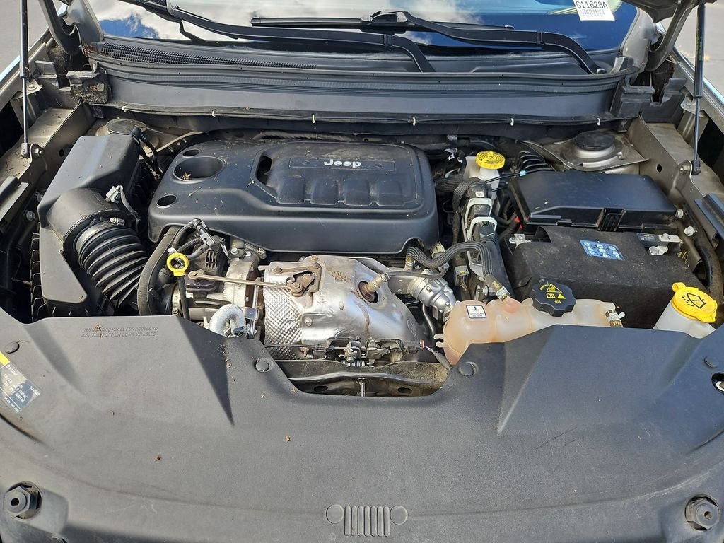 Used 2020 Light Brownstone Pearlcoat Jeep Latitude Plus image 31