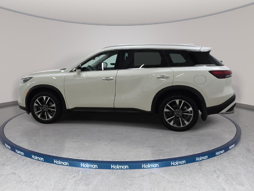 Certified Used 2023 Majestic White INFINITI LUXE image 8