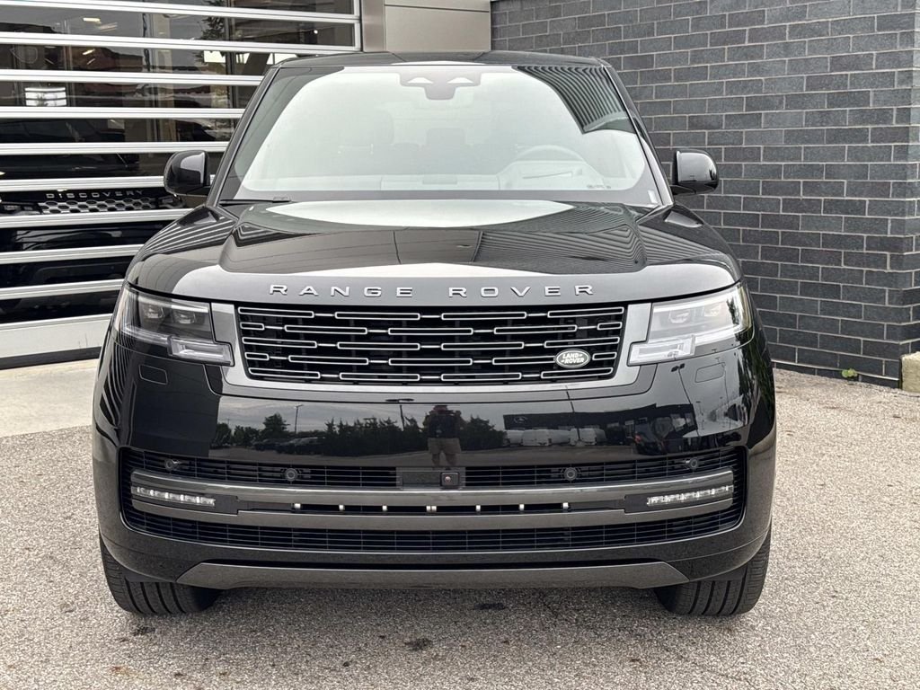 New 2026 Santorini Black Land Rover SE image 2