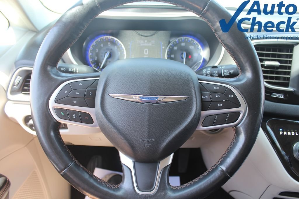 Used 2020 Silver Chrysler Touring L image 17