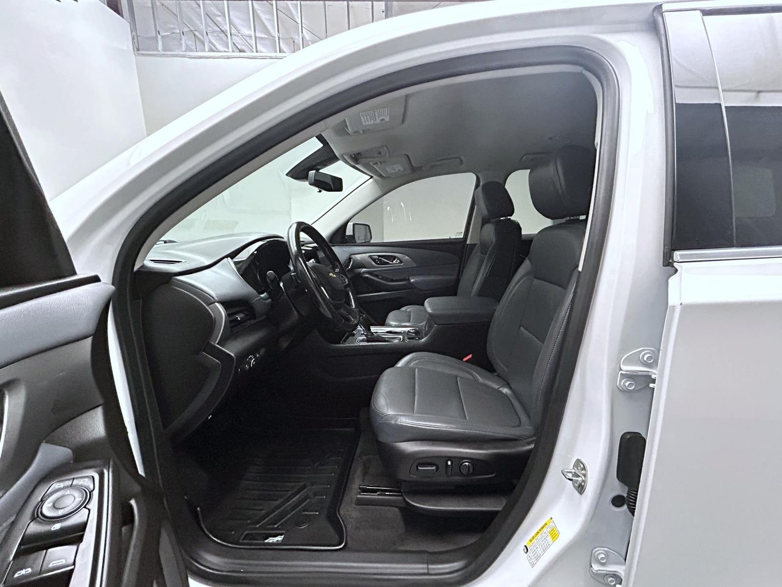 Used 2019 White Chevrolet 3LT image 10