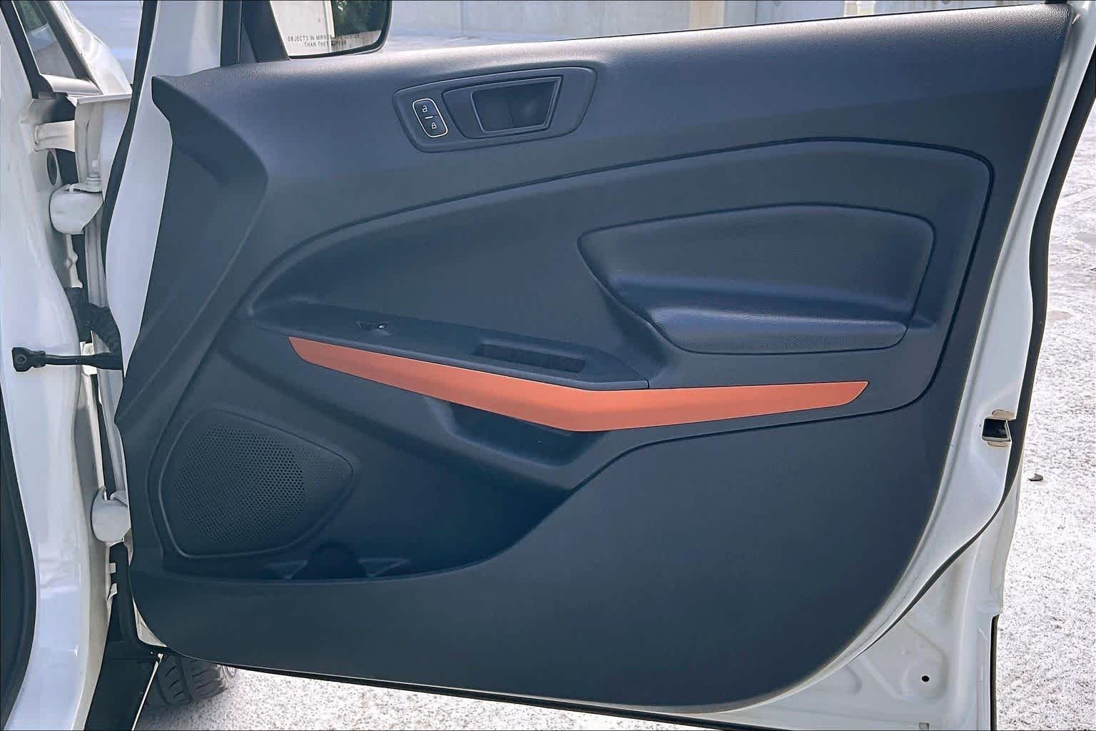 Used 2018 Diamond White Ford SES image 23